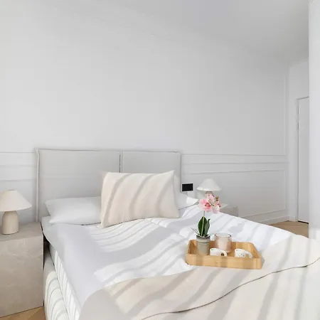 Apartment Prandoty Stylish With Balcony & Parking In Cracow Old Town By Renters Prestige Krakau